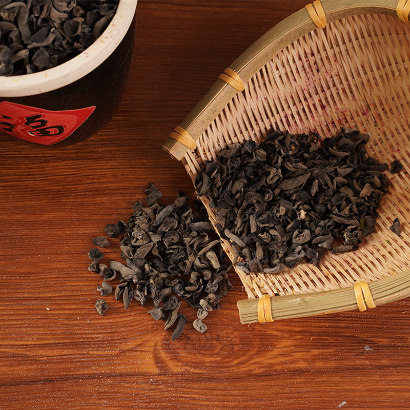 Kuivunut musta sieni Kuivunut musta sieni